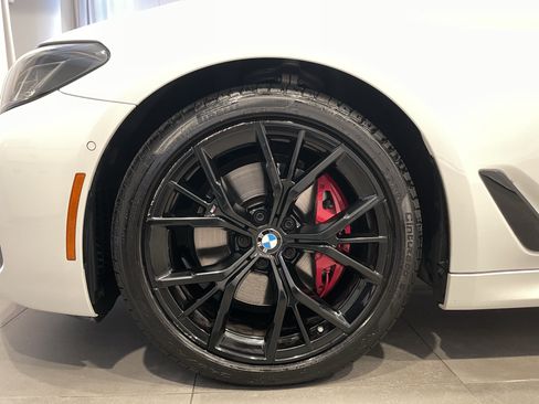 Certified 2023 BMW 530i xDrive w/ M Sport Package AWD/4WD image 7