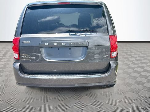 Used 2020 Dodge Grand Caravan SXT FWD image 7