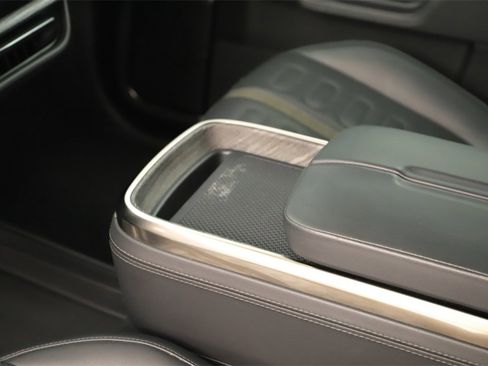 Used 2022 Rivian R1S Launch Edition image 17