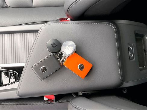 Used 2025 Volvo XC60 B5 Core w/ Climate Package image 14