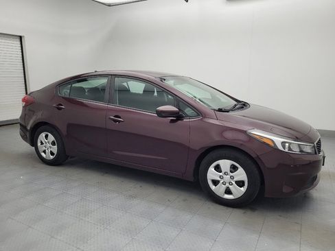 Used 2017 Kia Forte LX image 11