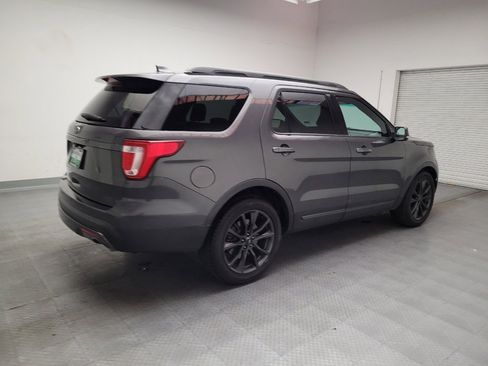 Used 2017 Ford Explorer XLT w/ Equipment Group 202A FWD image 10