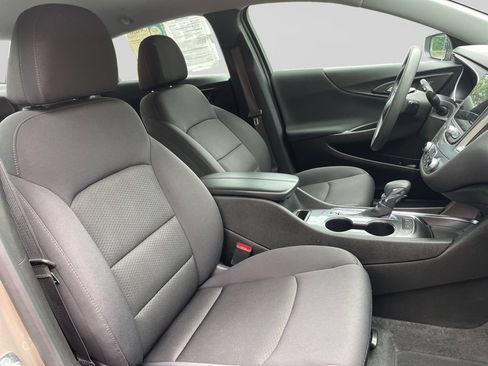 Used 2024 Chevrolet Malibu LT FWD image 11