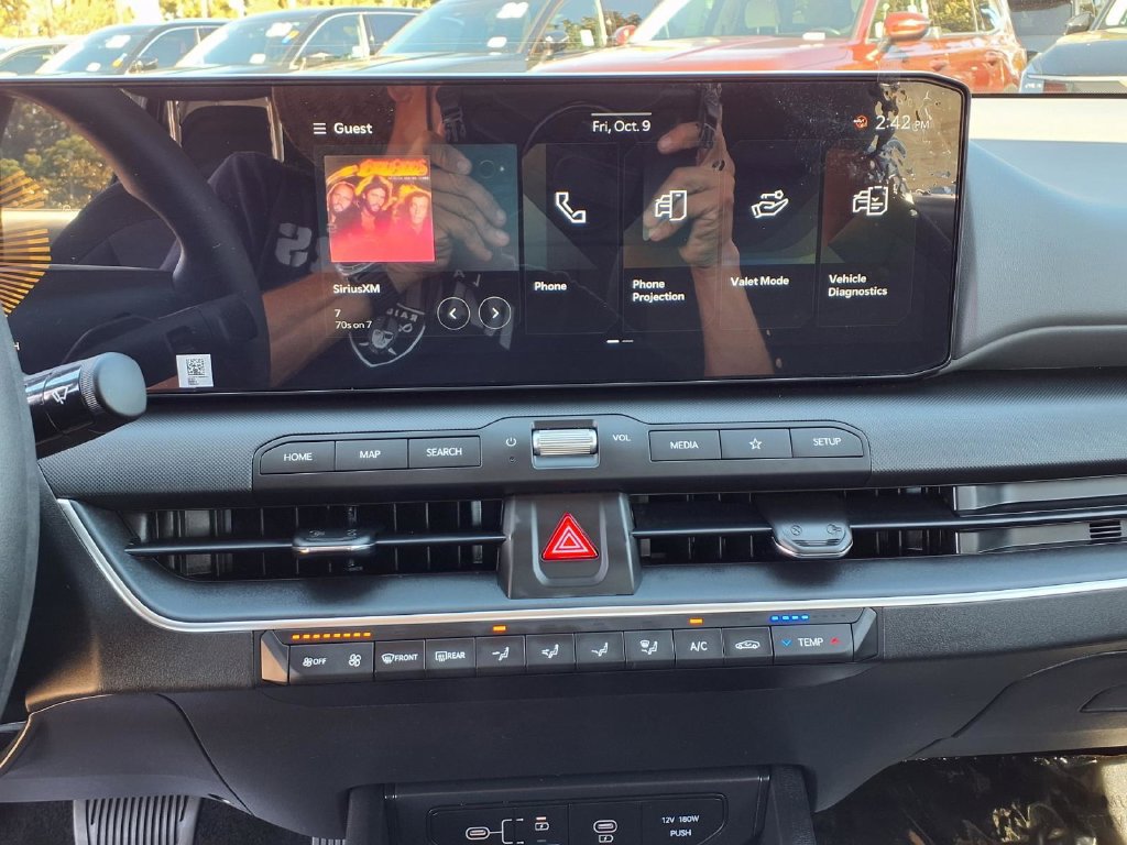 Certified 2025 Kia K4 FWD image 24
