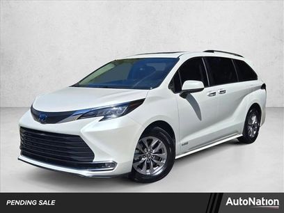 Used 2021 Toyota Sienna XLE
