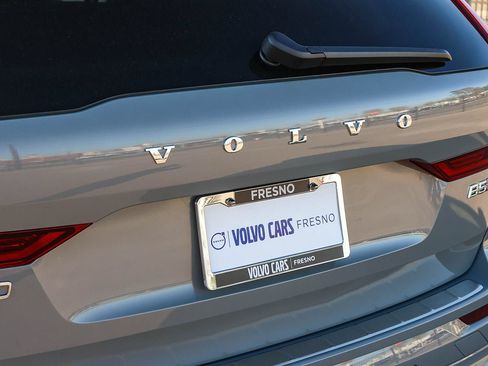 New 2026 Volvo XC60 B5 Plus w/ Climate Package PRO AWD/4WD image 12