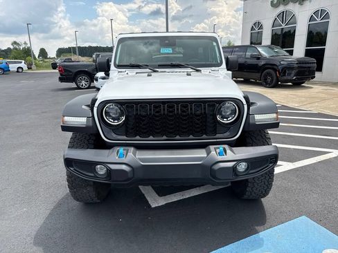 Used 2024 Jeep Wrangler Unlimited AWD/4WD image 3