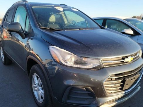 Used 2021 Chevrolet Trax LT image 1