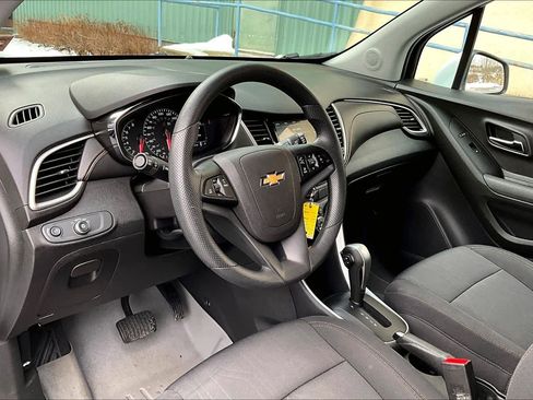 Used 2019 Chevrolet Trax LT image 17