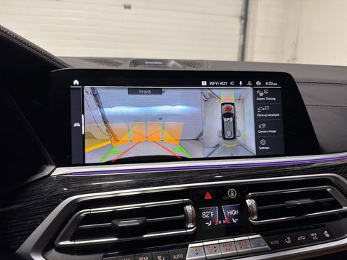 Used 2022 BMW X7 M50i image 23