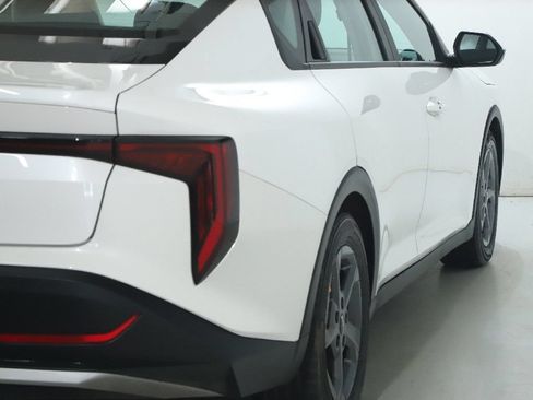 Used 2025 Kia K4 FWD image 45