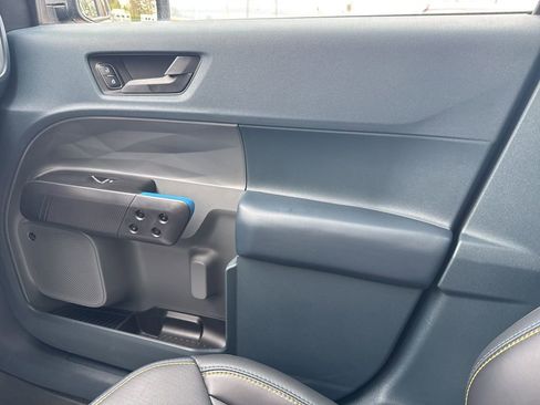 Used 2025 Ford Maverick Lobo image 23