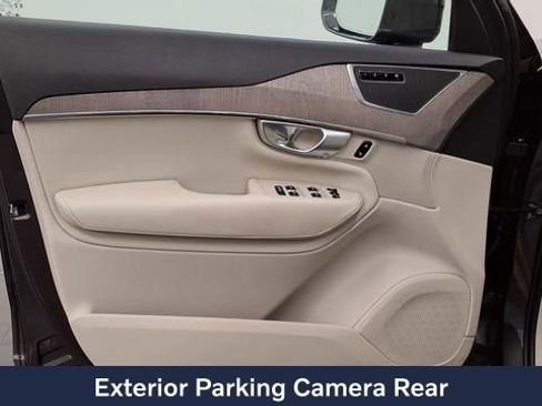 Used 2024 Volvo XC90 B5 Plus w/ Protection Package Premier image 17