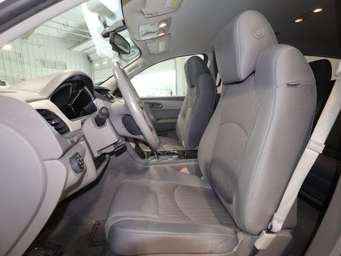 Used 2017 Chevrolet Traverse LT FWD image 13