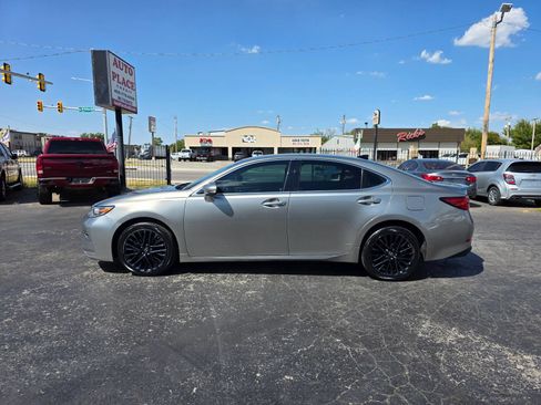 Used 2018 Lexus ES 350 w/ Ultra Luxury Package FWD image 29