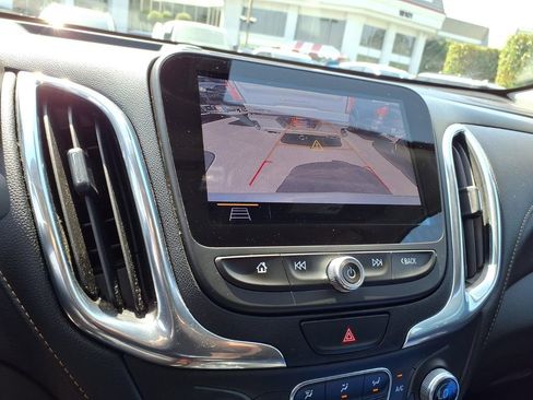 Used 2020 Chevrolet Equinox Premier FWD image 19