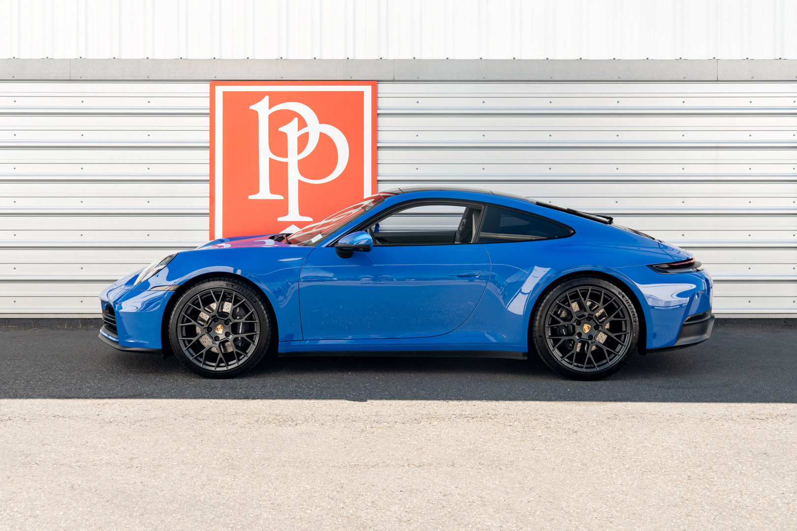 Used 2025 Porsche 911 Carrera RWD image 34