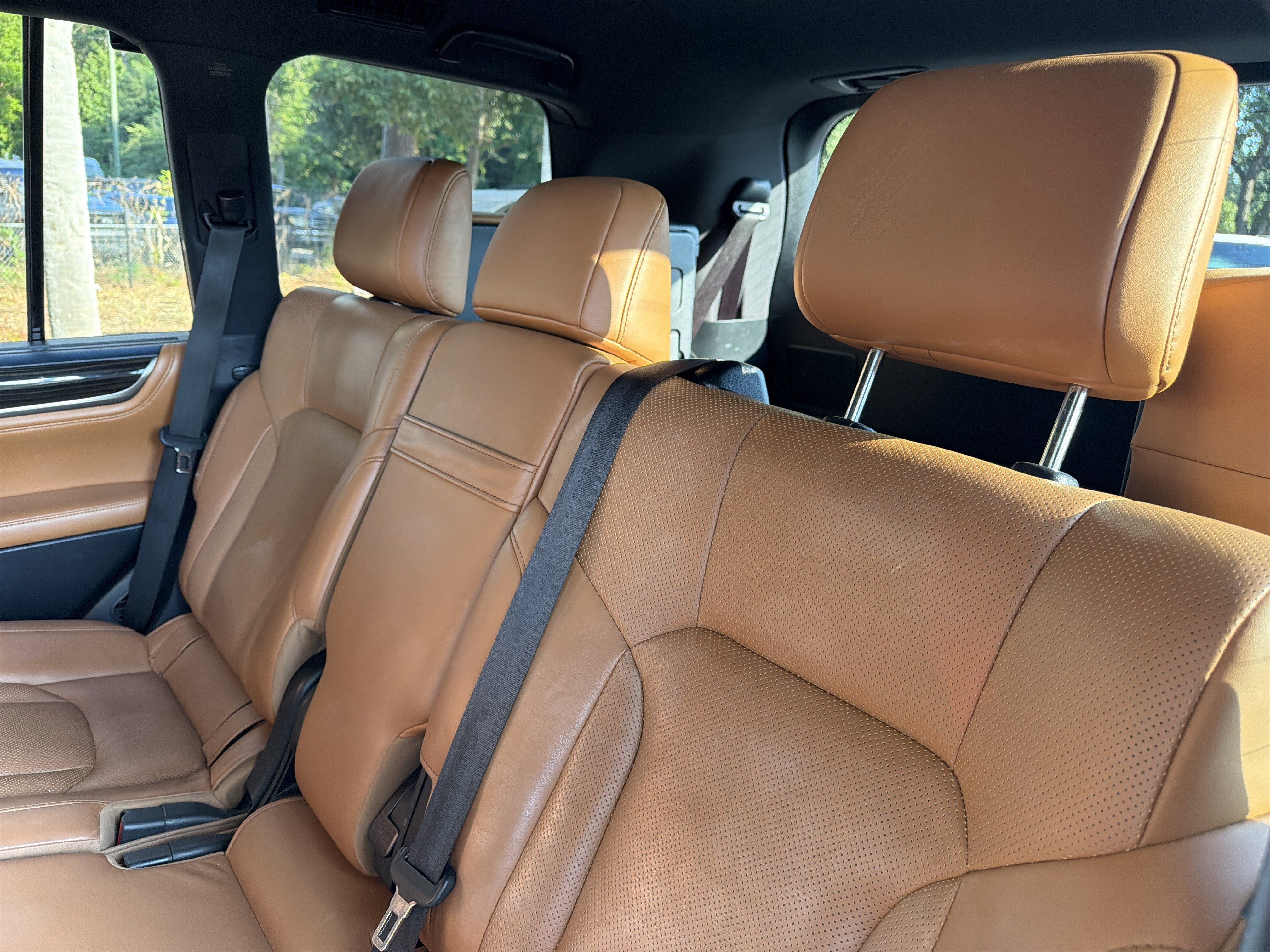 Used 2021 Lexus LX 570 4WD w/ Sport Package image 31