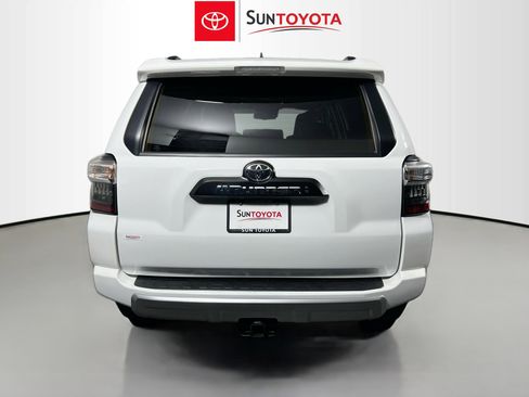 Used 2024 Toyota 4Runner TRD Off-Road Premium w/ Moonroof Package AWD/4WD image 5