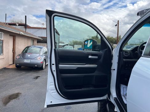 Used 2015 Toyota Tundra SR5 w/ SR5 Upgrade Package image 27