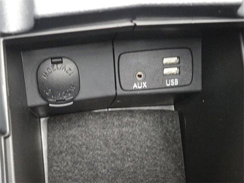 Used 2018 Subaru Forester 2.5i Premium w/ Popular Package #3B image 7