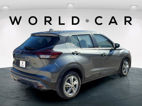 Used 2022 Nissan Kicks S FWD image 7