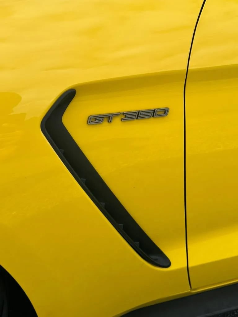 Used 2017 Ford Mustang Shelby GT350 w/ Electronics Package RWD image 9