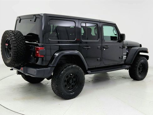 Used 2021 Jeep Wrangler Unlimited Sahara AWD/4WD image 5
