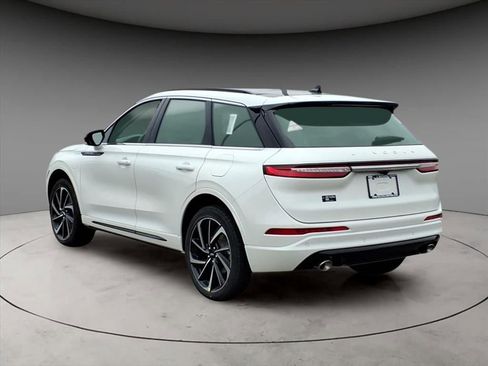 New 2026 Lincoln Corsair Grand Touring AWD/4WD image 3
