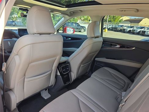 Used 2021 Lincoln Nautilus Reserve image 9