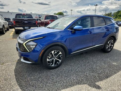 Certified 2023 Kia Sportage EX image 3