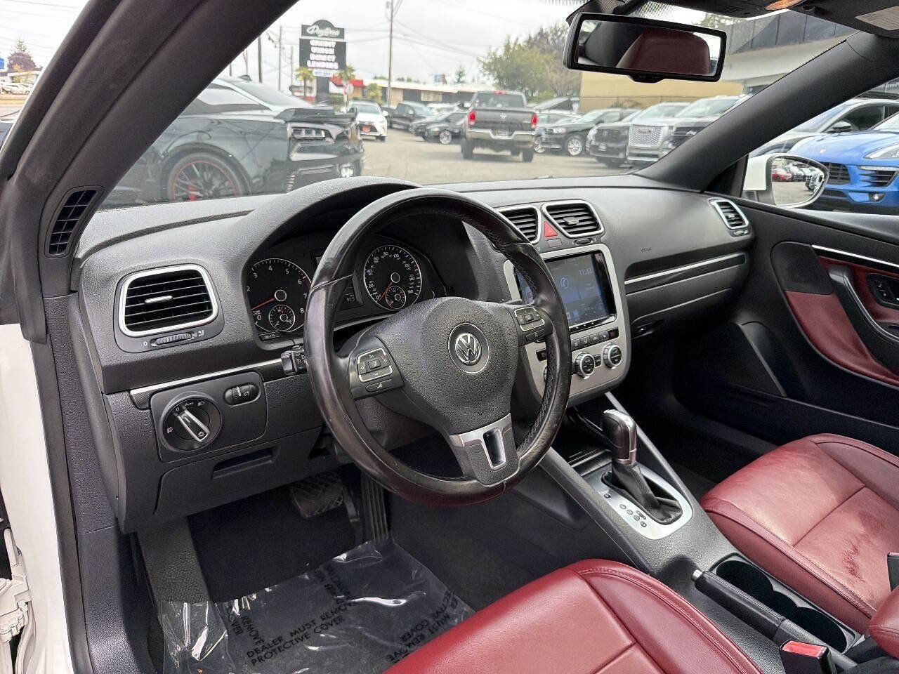 Used 2013 Volkswagen Eos Lux FWD image 26