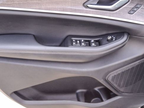 Used 2023 Jeep Grand Cherokee Limited w/ Luxury Tech Group II image 21