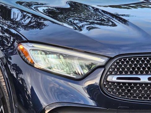 Used 2023 Mercedes-Benz GLC 300 image 4