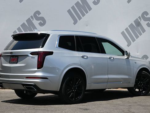 Used 2020 Cadillac XT6 Premium Luxury FWD image 5