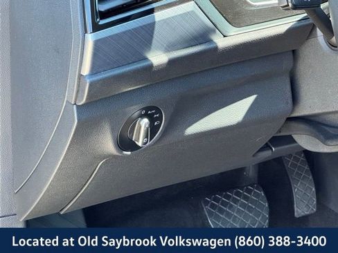 Used 2024 Volkswagen Jetta SE FWD image 32