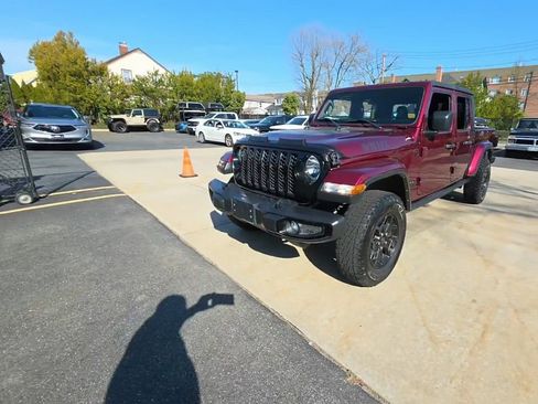 Used 2021 Jeep Gladiator Willys AWD/4WD image 1