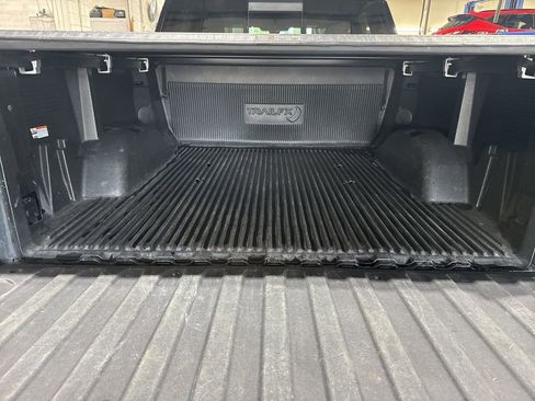 Used 2020 Chevrolet Silverado 1500 LTZ w/ LTZ Premium Package image 15