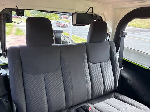 Used 2013 Jeep Wrangler Sport w/ Connectivity Group AWD/4WD image 27