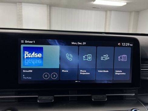 Used 2025 Hyundai Kona SEL image 13