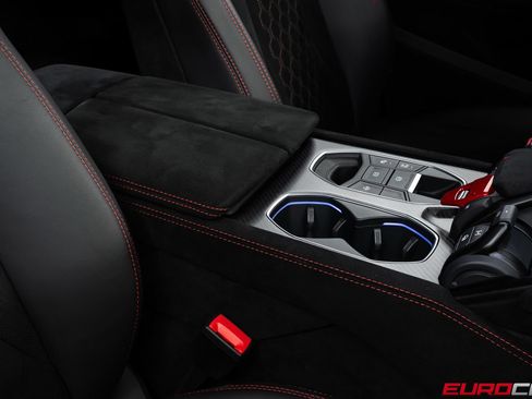 Used 2023 Lamborghini Urus Performante AWD/4WD image 40