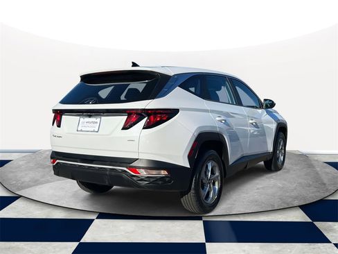 Certified 2022 Hyundai Tucson SE image 4