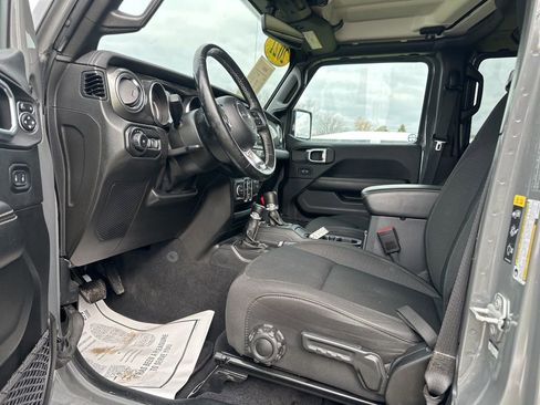Used 2021 Jeep Wrangler Unlimited Sahara w/ Uconnect 4C Nav & Sound Group AWD/4WD image 12