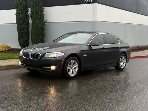 Used 2013 BMW 528i Sedan image 1