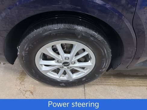 Used 2024 Kia Carnival LX image 27