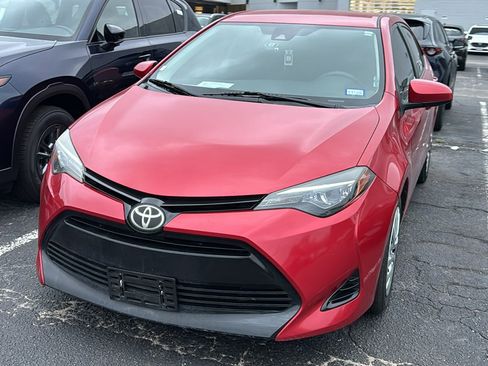 Used 2017 Toyota Corolla LE FWD image 4