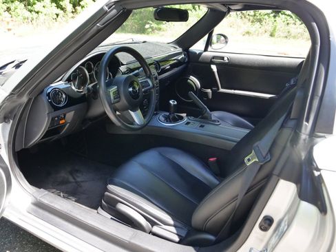 Used 2008 MAZDA MX-5 Miata Grand Touring w/ Premium Pkg RWD image 18