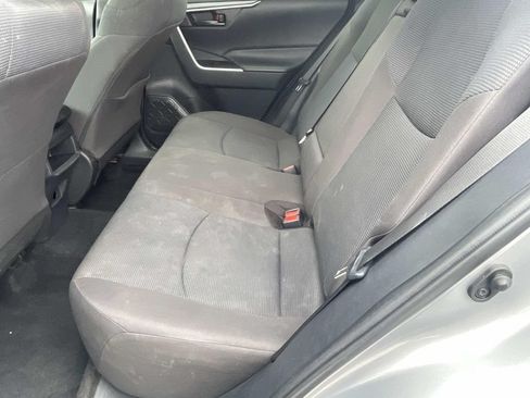 Used 2021 Toyota RAV4 LE FWD image 12