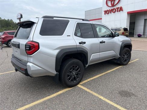 Used 2025 Toyota 4Runner SR5 AWD/4WD image 4