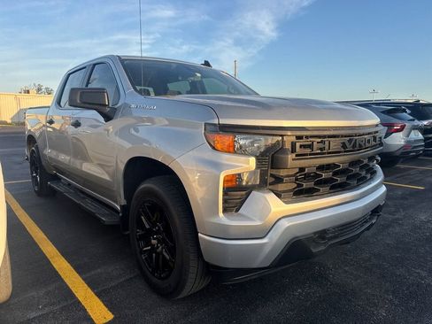 Used 2022 Chevrolet Silverado 1500 Custom AWD/4WD image 3